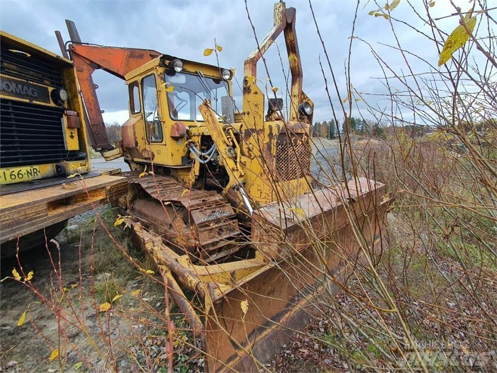 CAT D4D Гусеничные бульдозеры