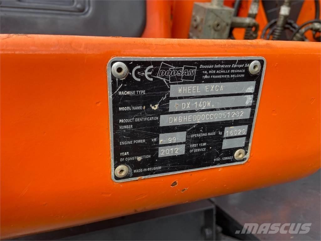 Doosan DX 140W Колёсные экскаваторы