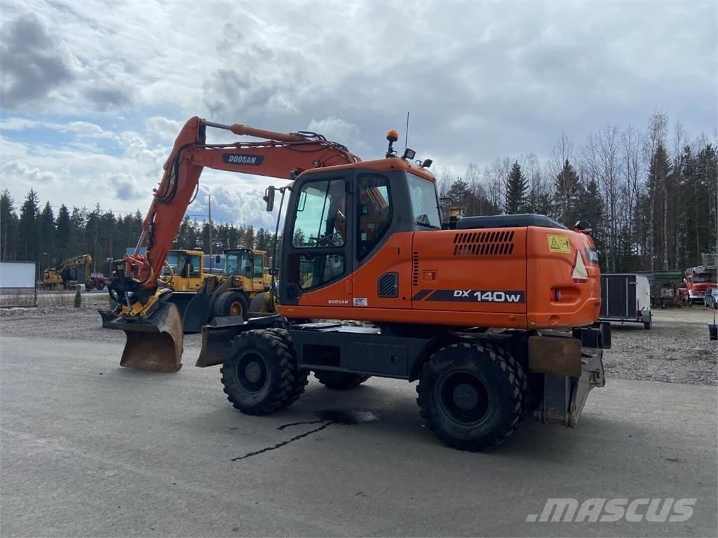 Doosan DX 140W Колёсные экскаваторы