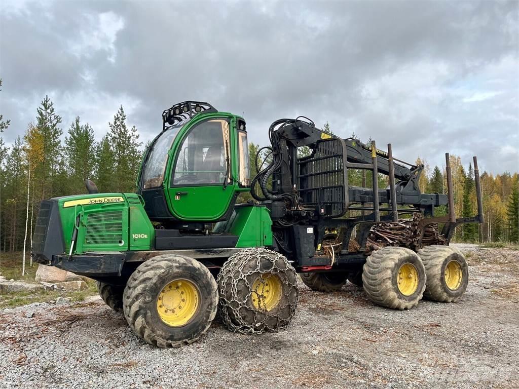 John Deere 1010E Форвардеры