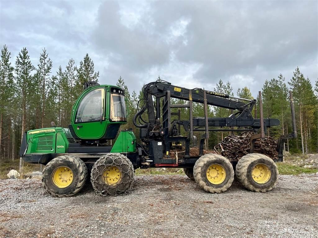 John Deere 1010E Форвардеры