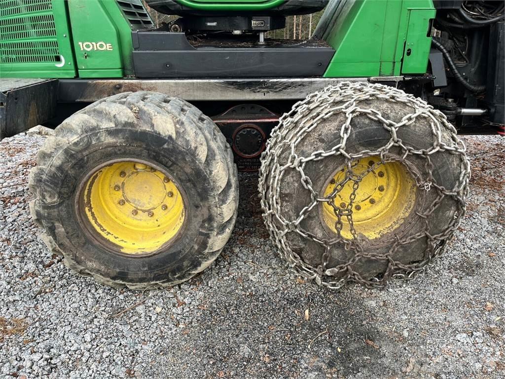 John Deere 1010E Форвардеры