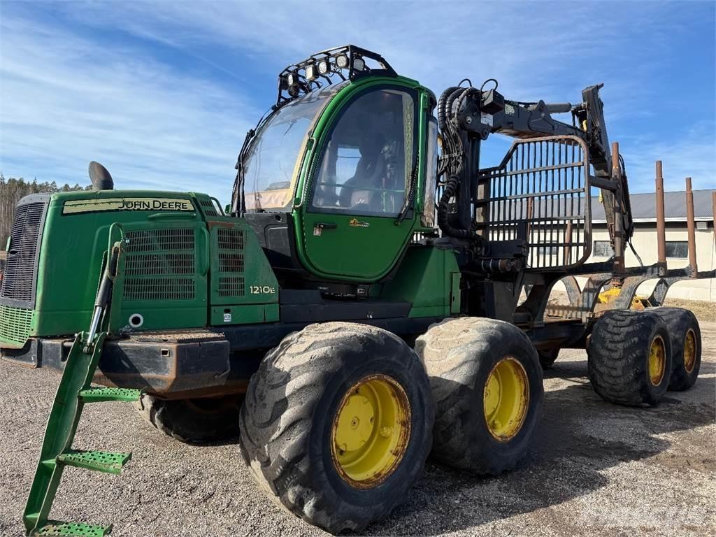 John Deere 1210E Форвардеры