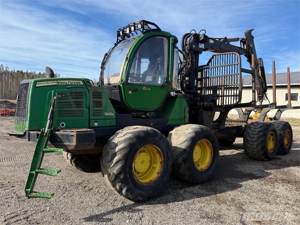 John Deere 1210E Форвардеры