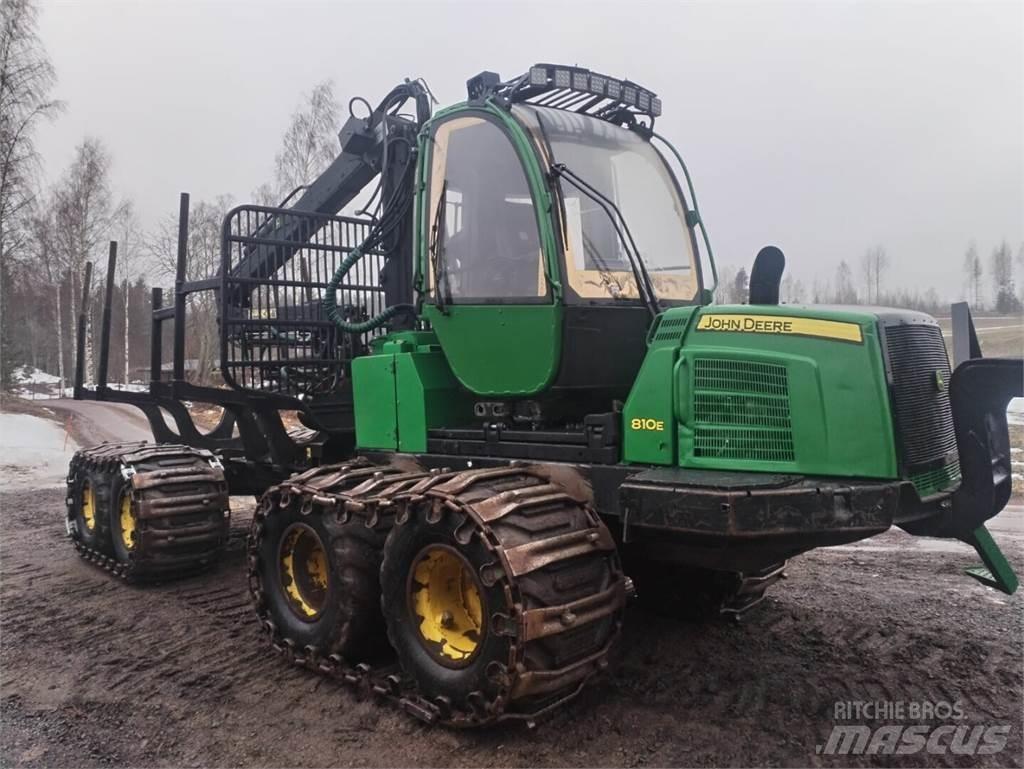John Deere 810 E Форвардеры