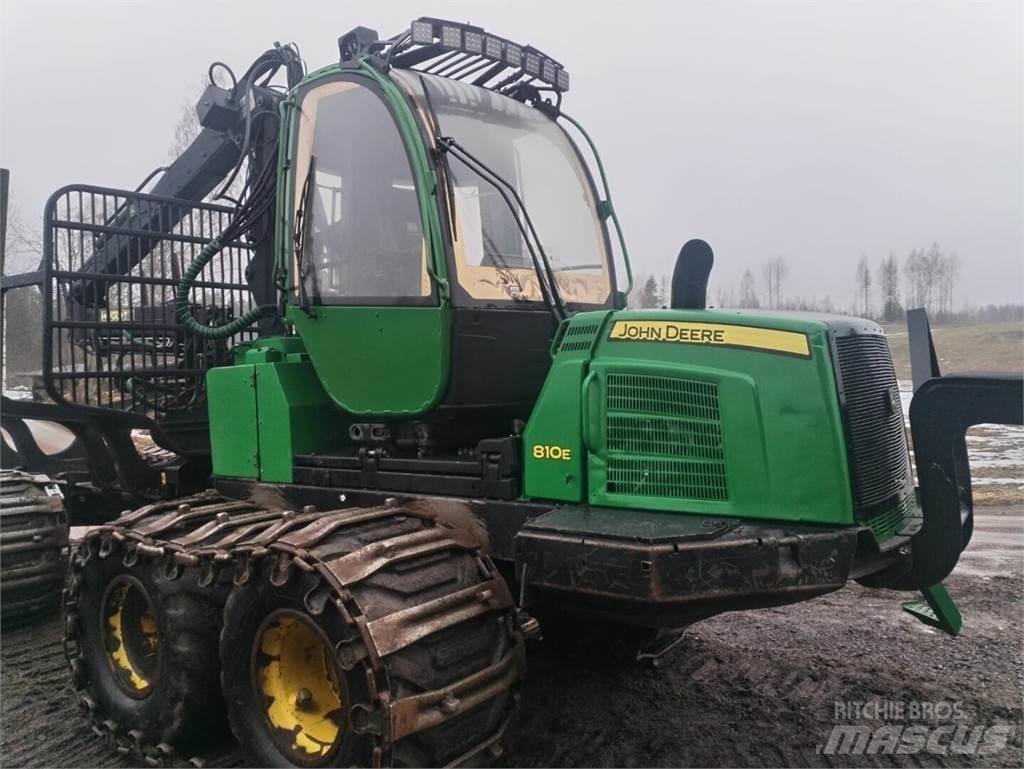 John Deere 810 E Форвардеры