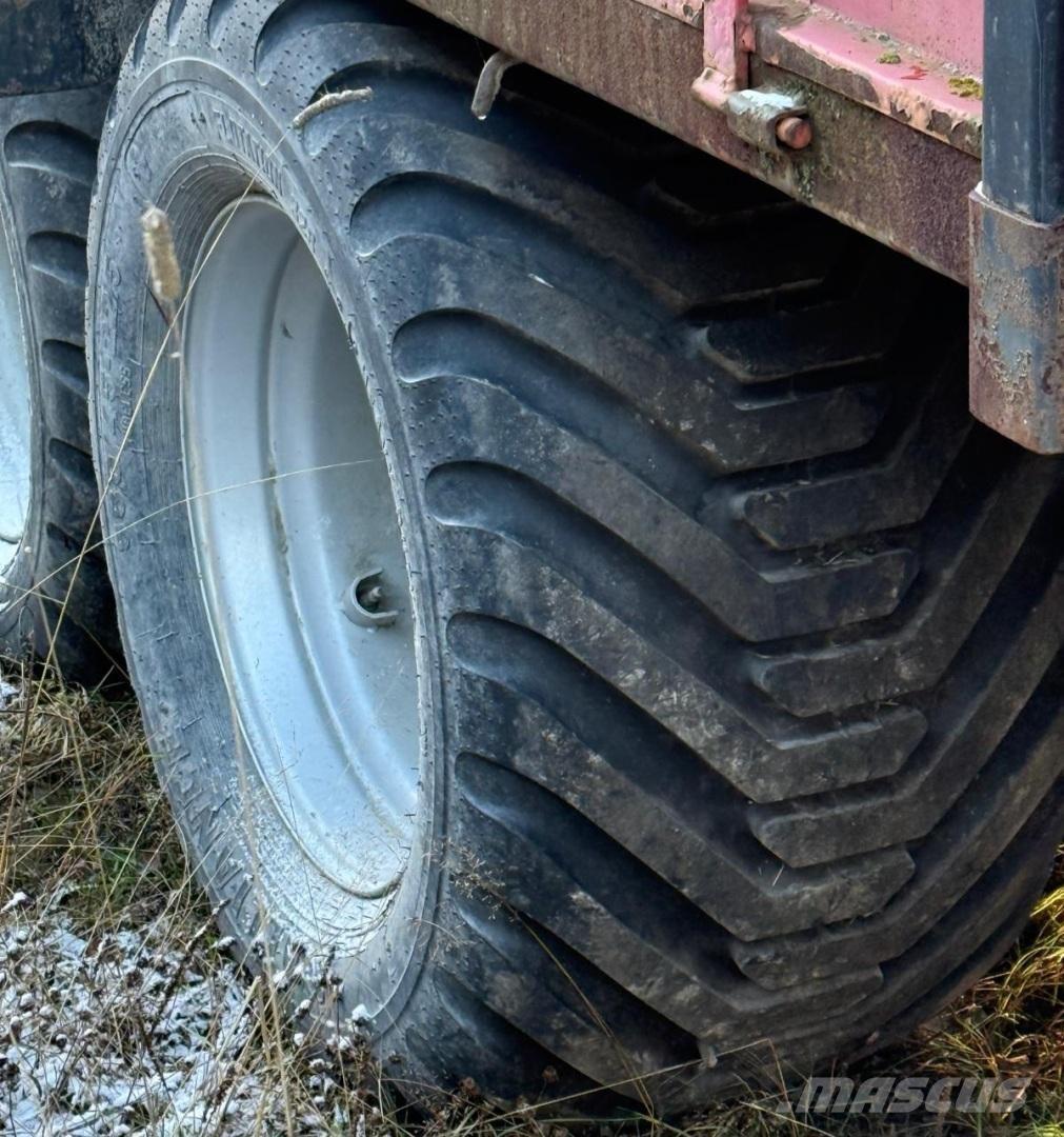 Junkkari 160 Тракторные самосвальные прицепы