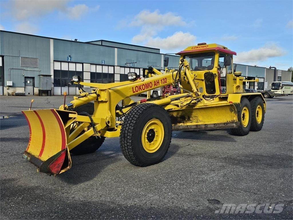 Lokomo AH 132 C Грейдеры
