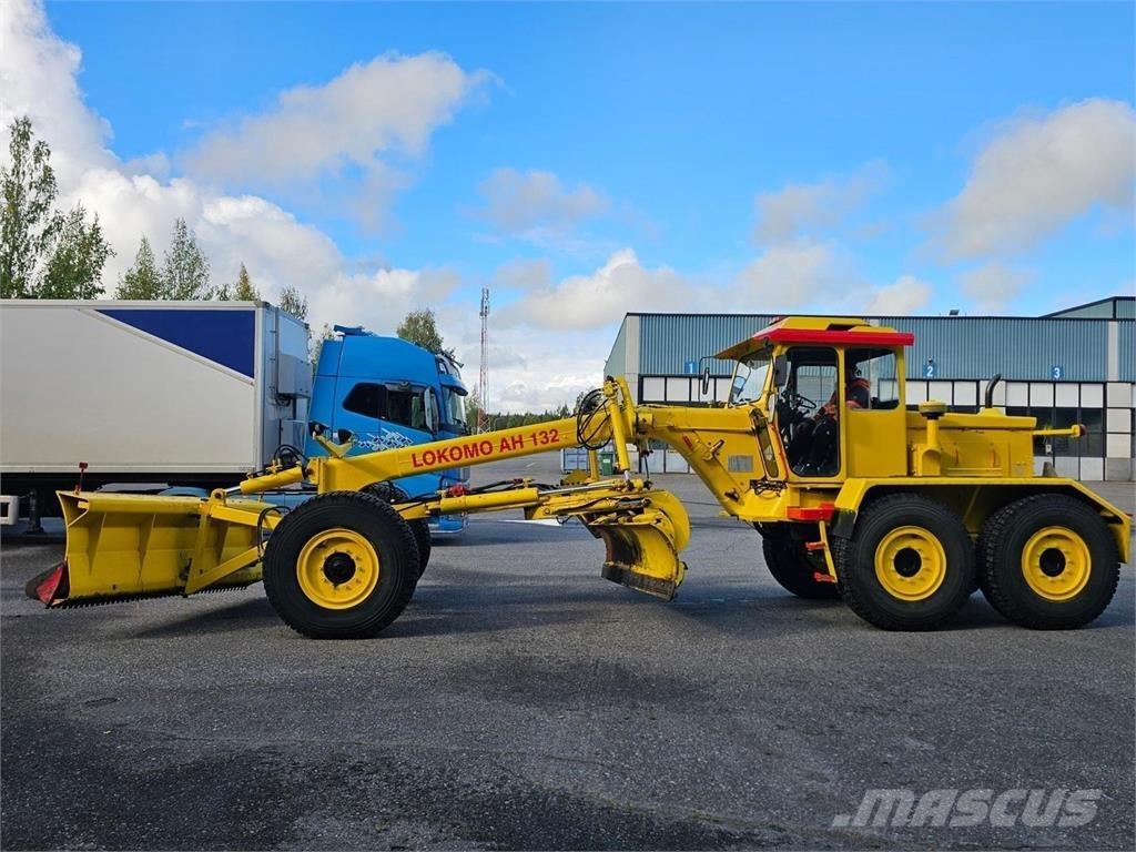 Lokomo AH 132 C Грейдеры