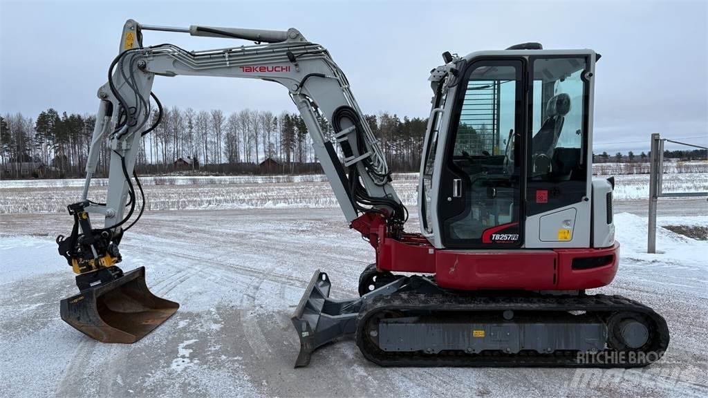 Takeuchi TB257FR Мини-экскаваторы