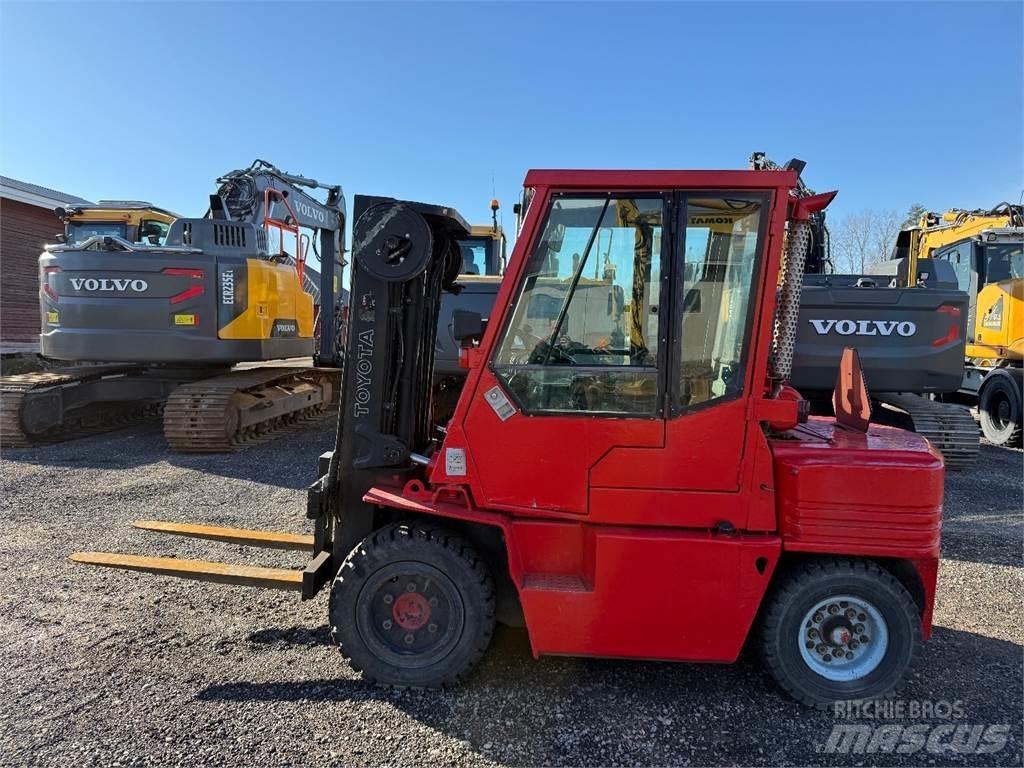 Toyota 02-5 FD35 Дизельные погрузчики