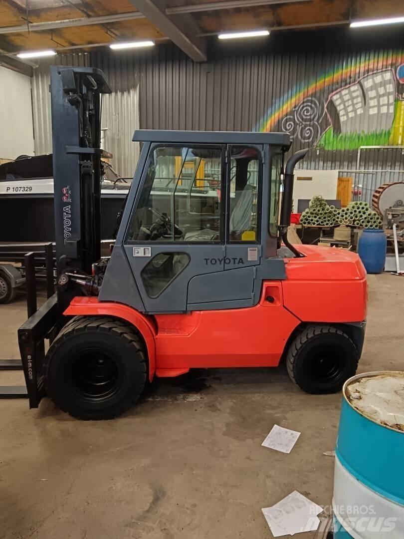 Toyota 02-7FD45 Дизельные погрузчики