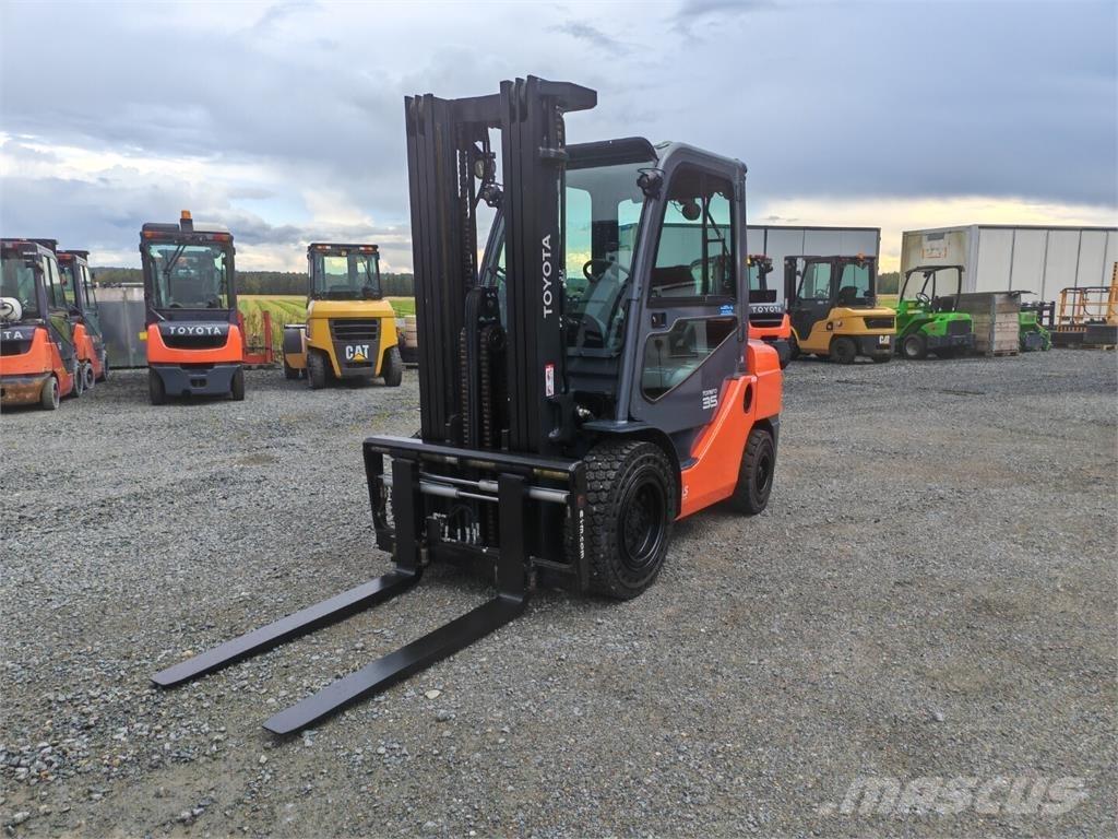 Toyota 02-8FDJF35 Дизельные погрузчики
