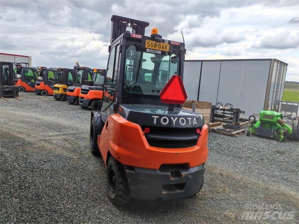 Toyota 40-8FD50N Дизельные погрузчики