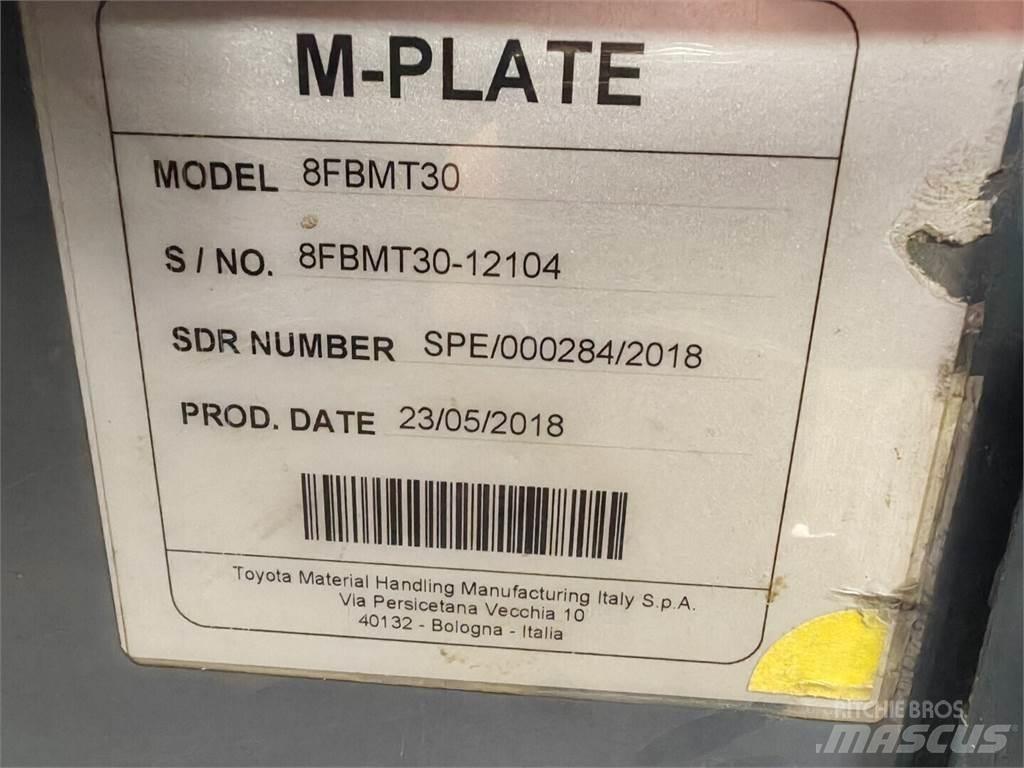Toyota 8FBMT30 Электропогрузчики
