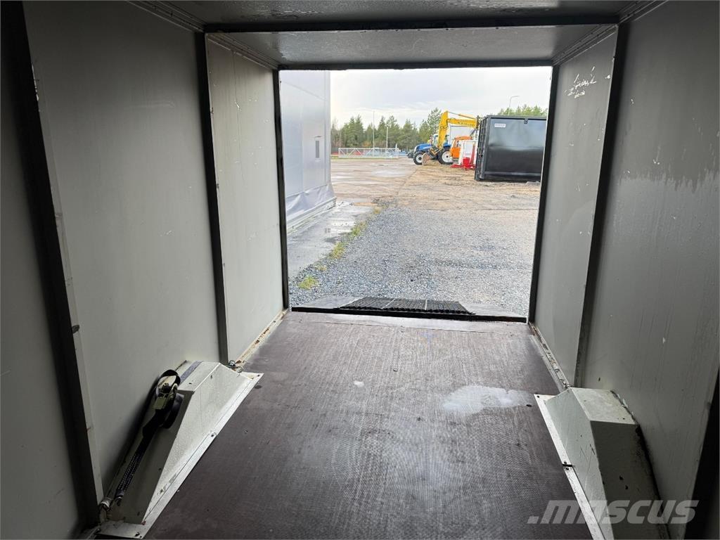  Umpiperäkärry Лёгкие прицепы