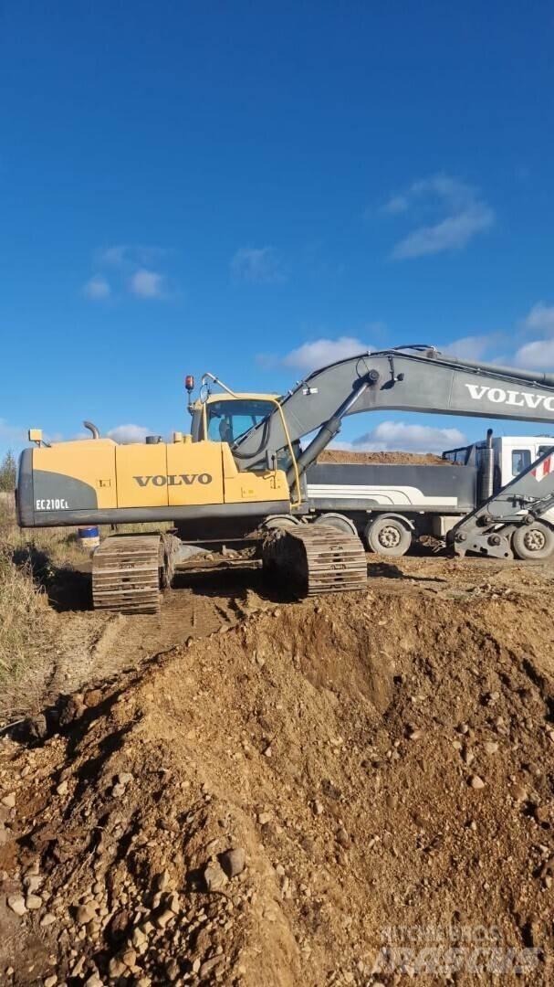 Volvo 210C Гусеничные экскаваторы