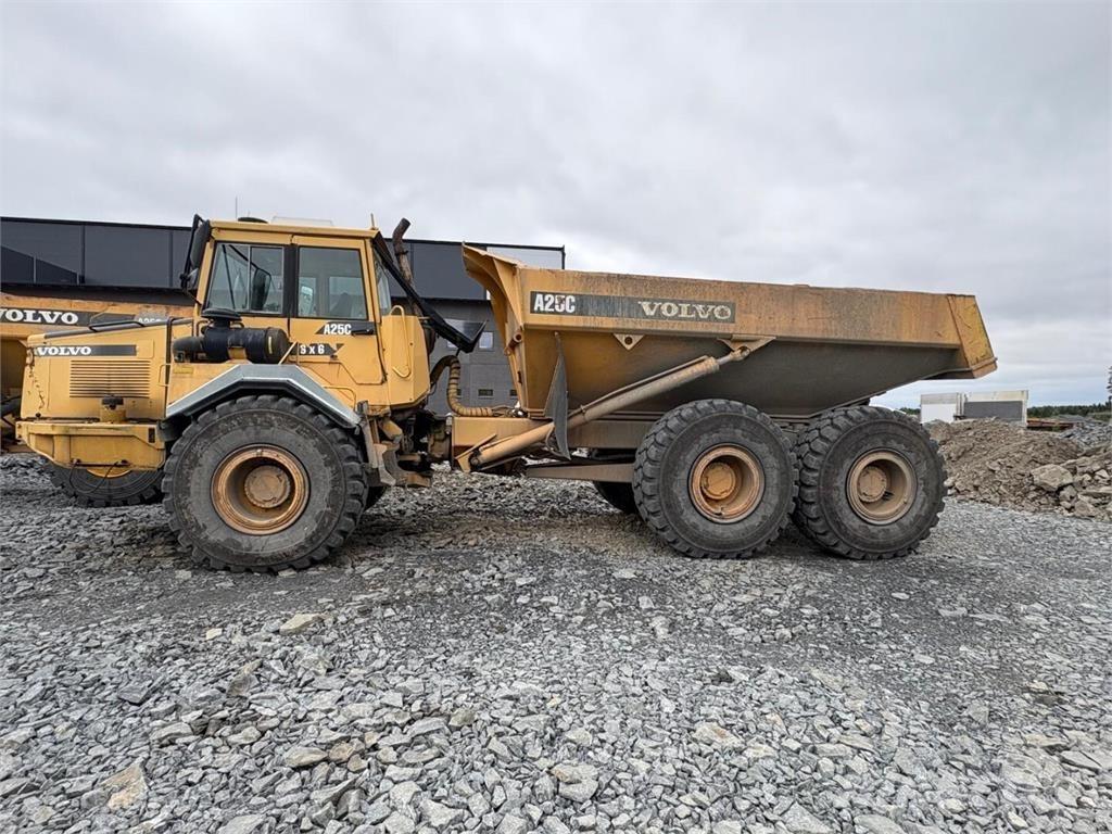 Volvo A 25 C Шарнирно-сочленённые самосвалы