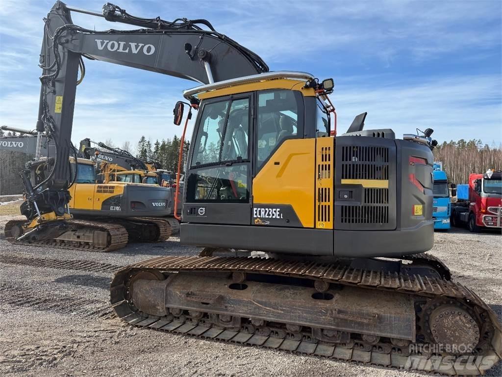 Volvo ECR235EL Гусеничные экскаваторы