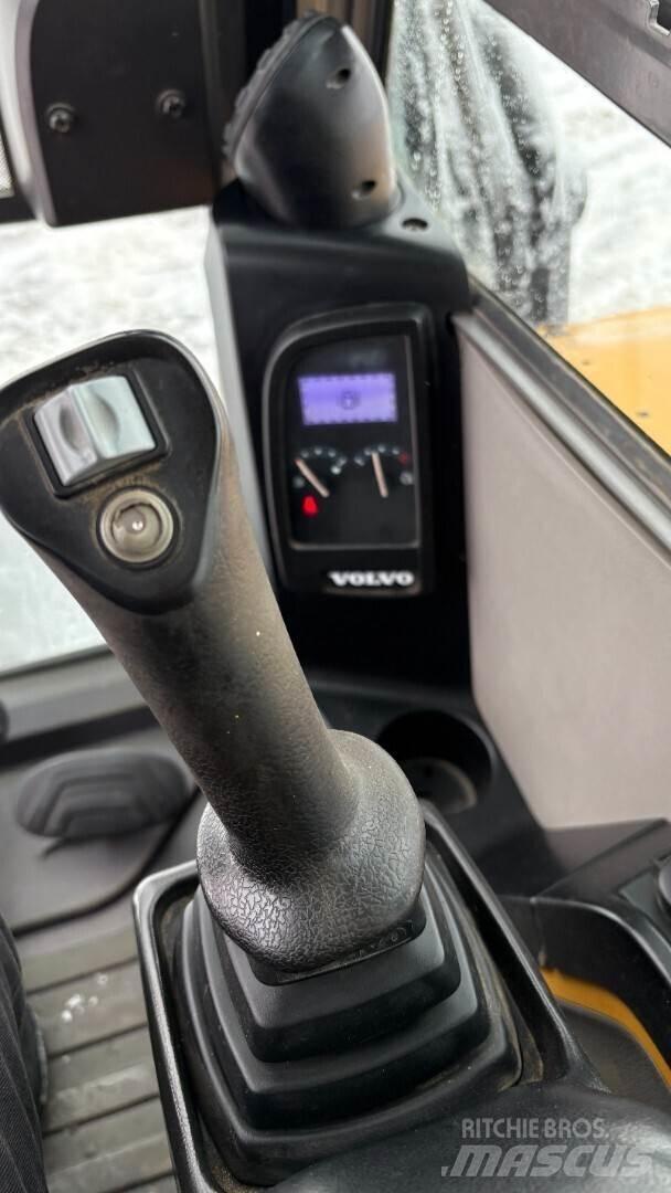 Volvo ECR88D Малые экскаваторы 7т-12т
