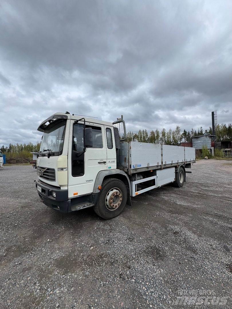 Volvo FL6 Грузовики-платформы/боковая разгрузка