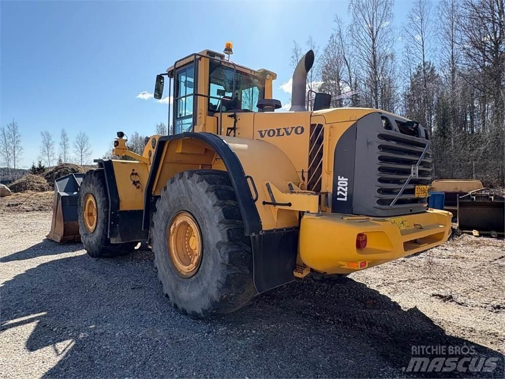 Volvo L 220 F Фронтальные погрузчики