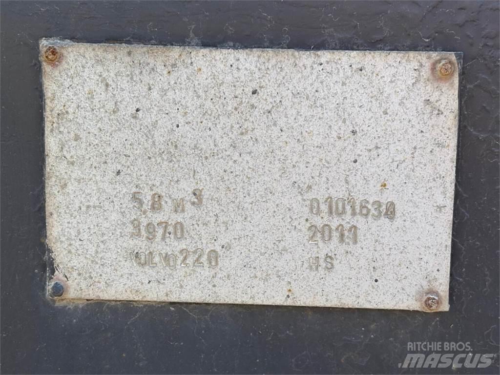 Volvo L 220 F Фронтальные погрузчики
