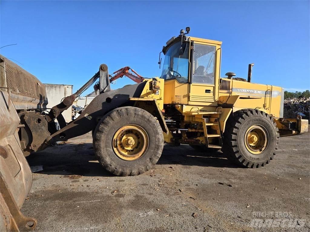 Volvo L120C Фронтальные погрузчики