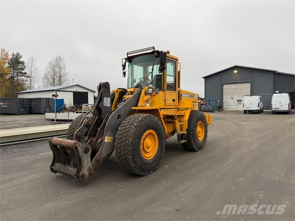 Volvo L90D Фронтальные погрузчики