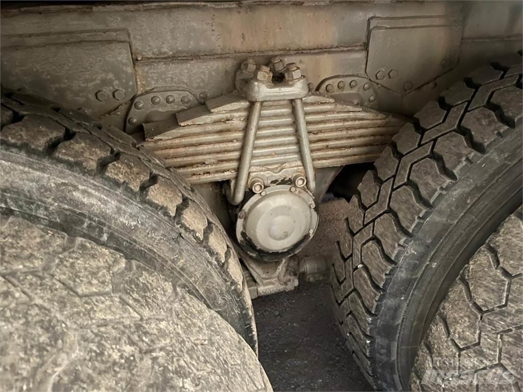 Volvo N12 6x4 Грузовики-Самосвалы