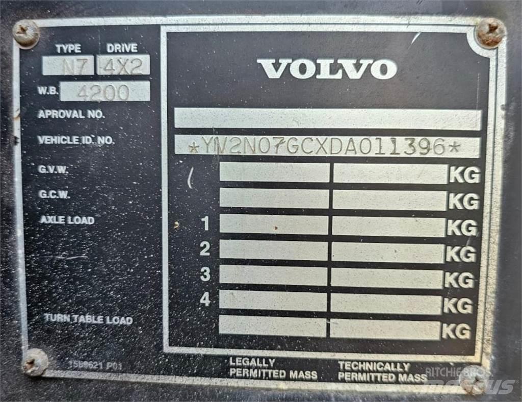 Volvo N7 6x2 Автомобильные краны