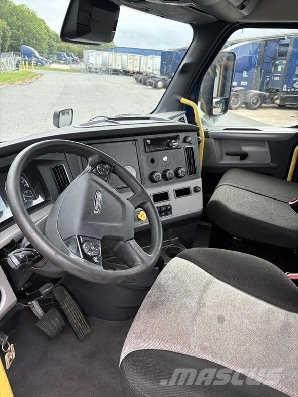 Freightliner CASCADIA 126 Седельные тягачи