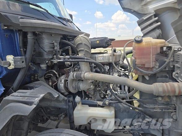 International LT Седельные тягачи