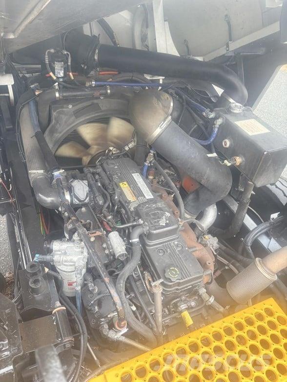 Kalmar OTTAWA 4X2 OFF-ROAD Терминальные тягачи