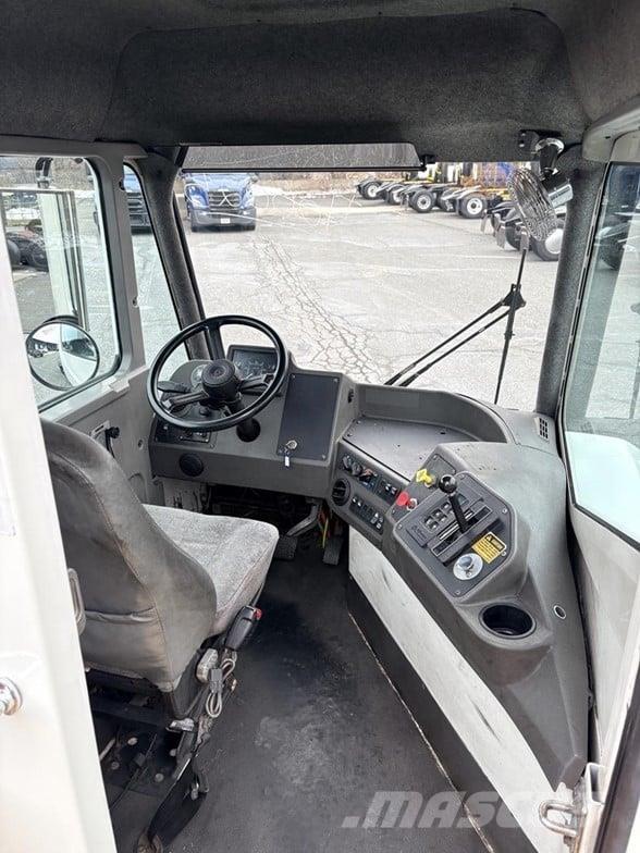 Kalmar OTTAWA 4X2 OFF-ROAD Терминальные тягачи