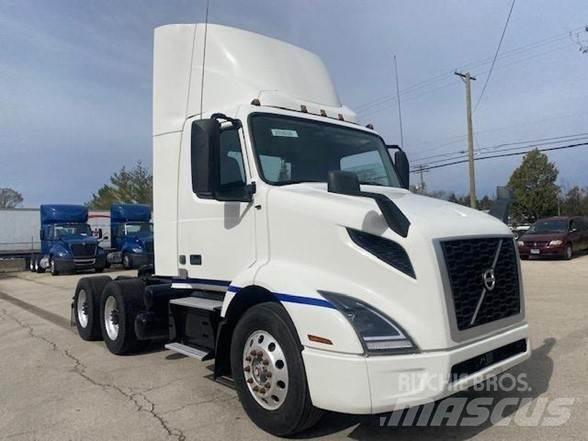 Volvo VNL64T300 Седельные тягачи