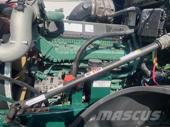 Volvo VNL64T300 Седельные тягачи