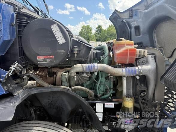 Volvo VNL64T860 Седельные тягачи
