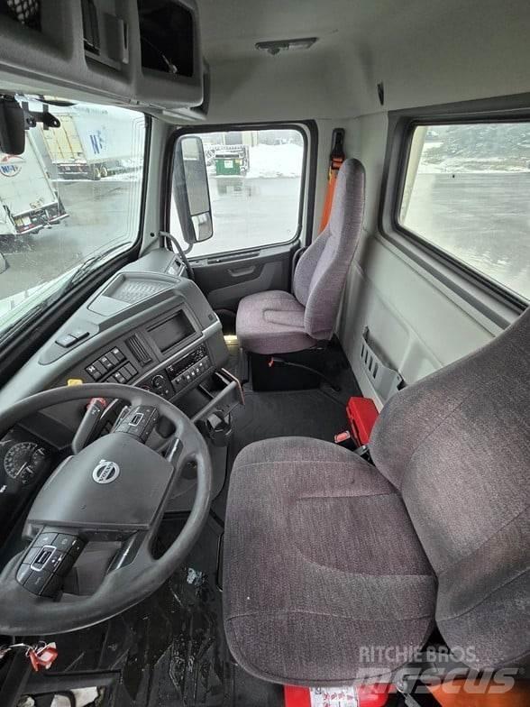 Volvo VNR64T300 Седельные тягачи