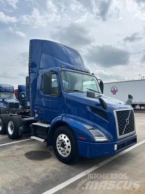 Volvo VNR64T300 Седельные тягачи