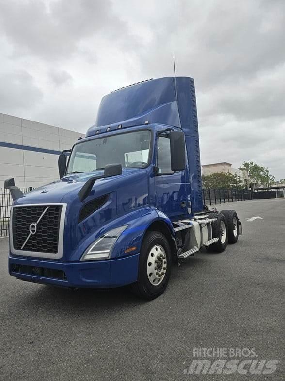 Volvo VNR64T300 Седельные тягачи