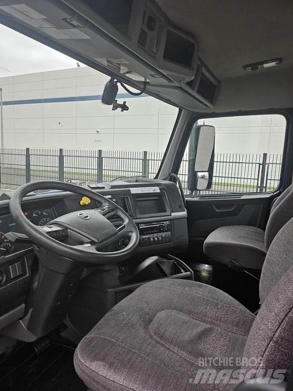 Volvo VNR64T300 Седельные тягачи