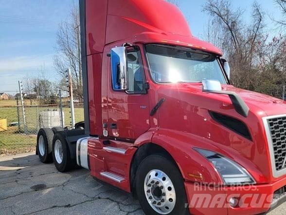 Volvo VNR64T300 Седельные тягачи