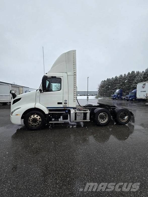 Volvo VNR64T300 Седельные тягачи