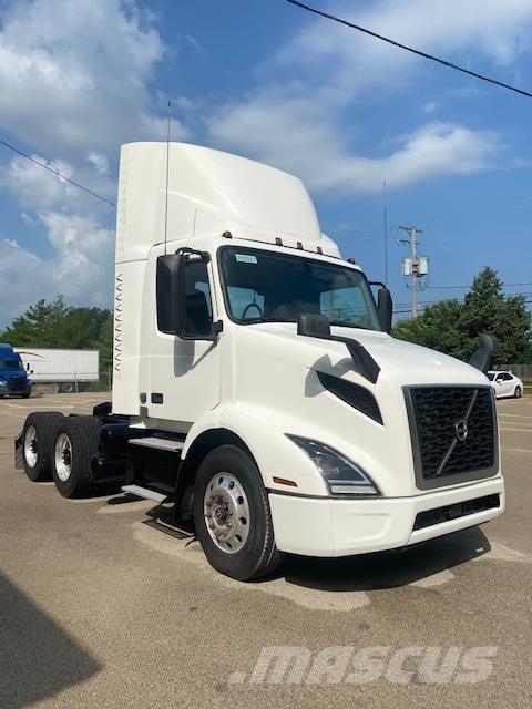 Volvo VNR64T300 Седельные тягачи