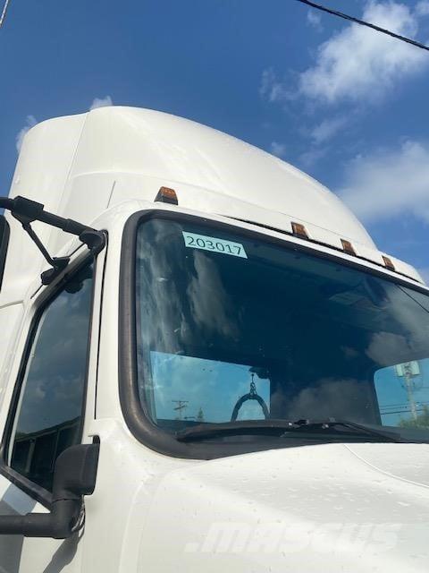 Volvo VNR64T300 Седельные тягачи