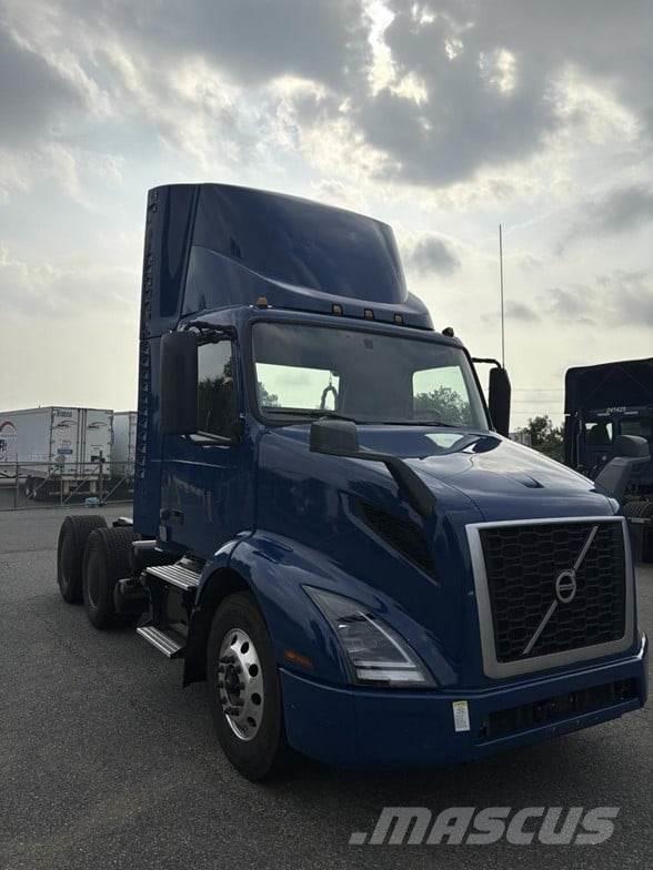 Volvo VNR64T300 Седельные тягачи