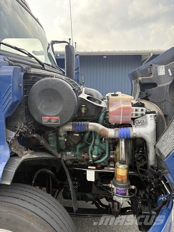 Volvo VNR64T300 Седельные тягачи