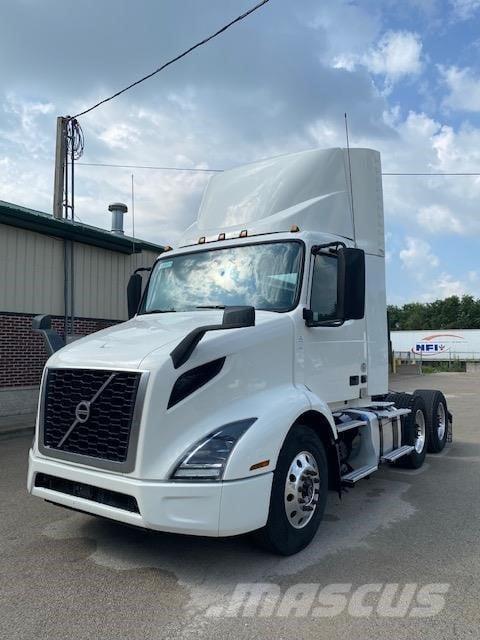 Volvo VNR64T300 Седельные тягачи