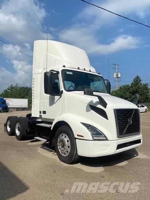 Volvo VNR64T300 Седельные тягачи